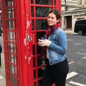 Meet your Posher, Béa